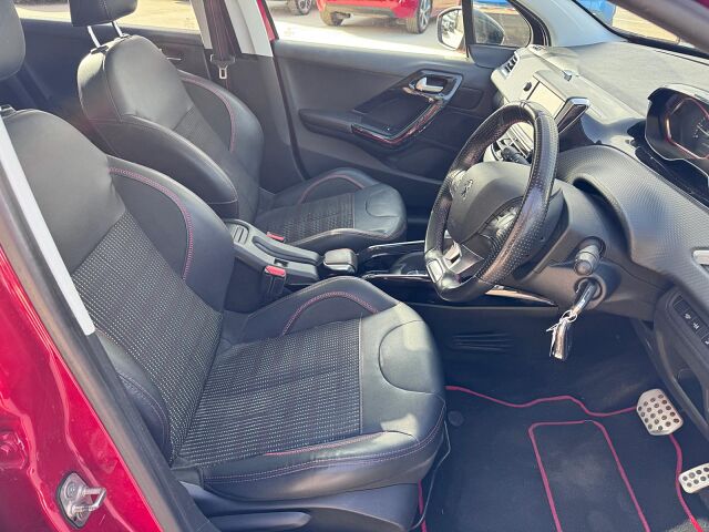 PEUGEOT 2008 GT LINE 1.2 E-THP AUTO SPANISH RHD IN SPAIN 62000 MILES SUPERB 2017